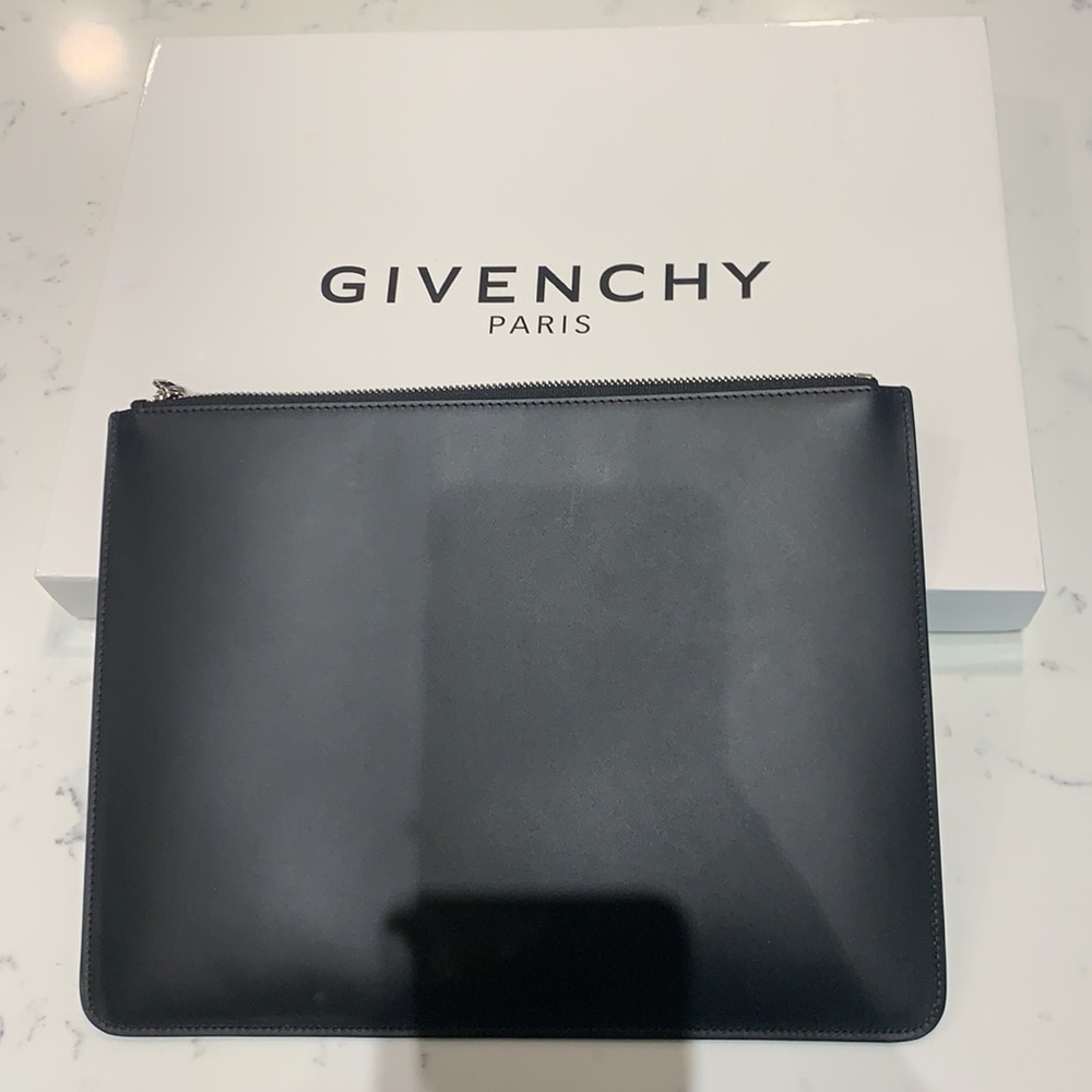 Authentic Givenchy leather pouch - Picture 2 of 4